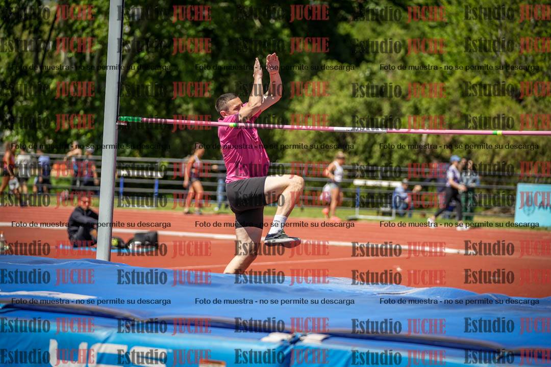 Fotos del salto en alto de varones