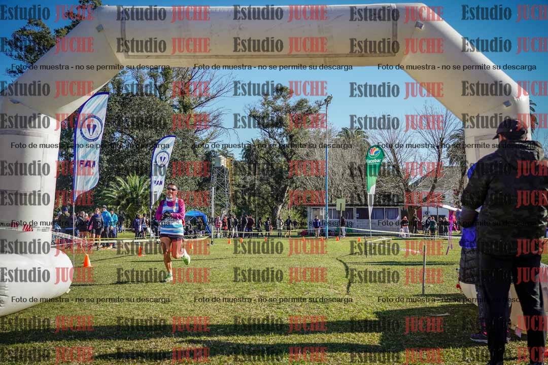 Fotos de la llegada del cross de 4000 m - varones