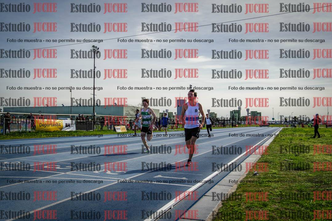 Fotos de los 100 m llanos de varones - U17