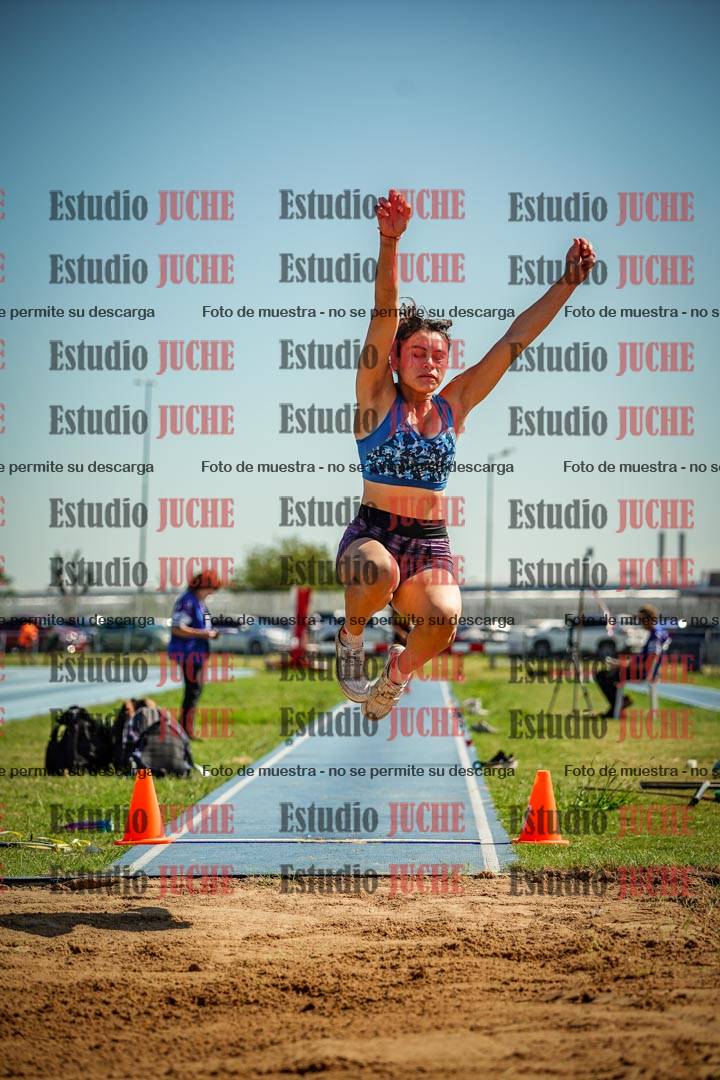 Fotos del salto en largo de mujeres - mayores