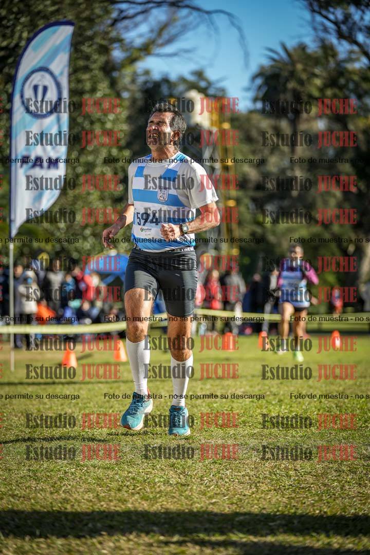 Fotos de la llegada del cross de 4000 m - varones