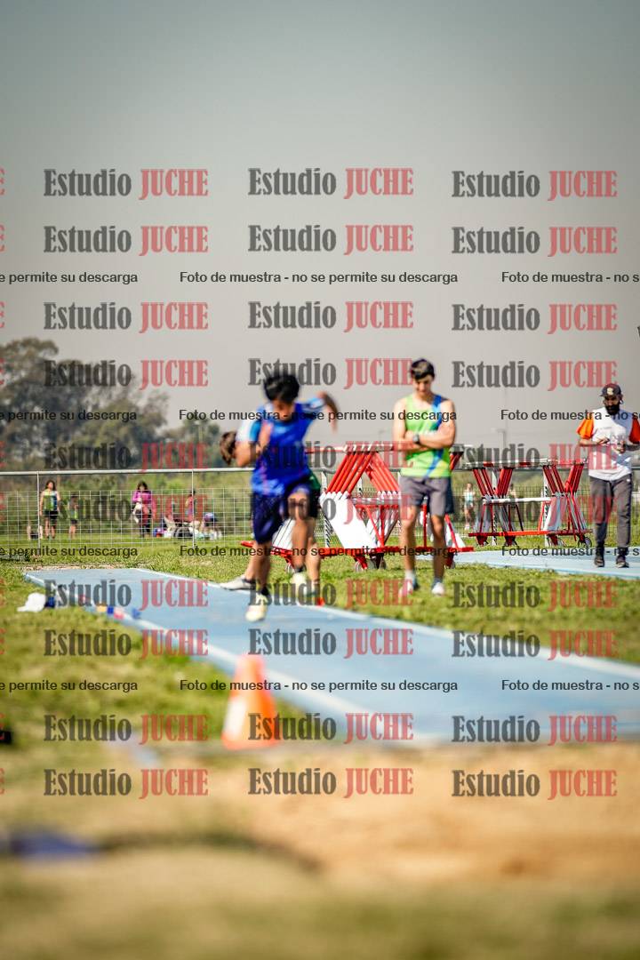 Fotos del salto en largo de varones