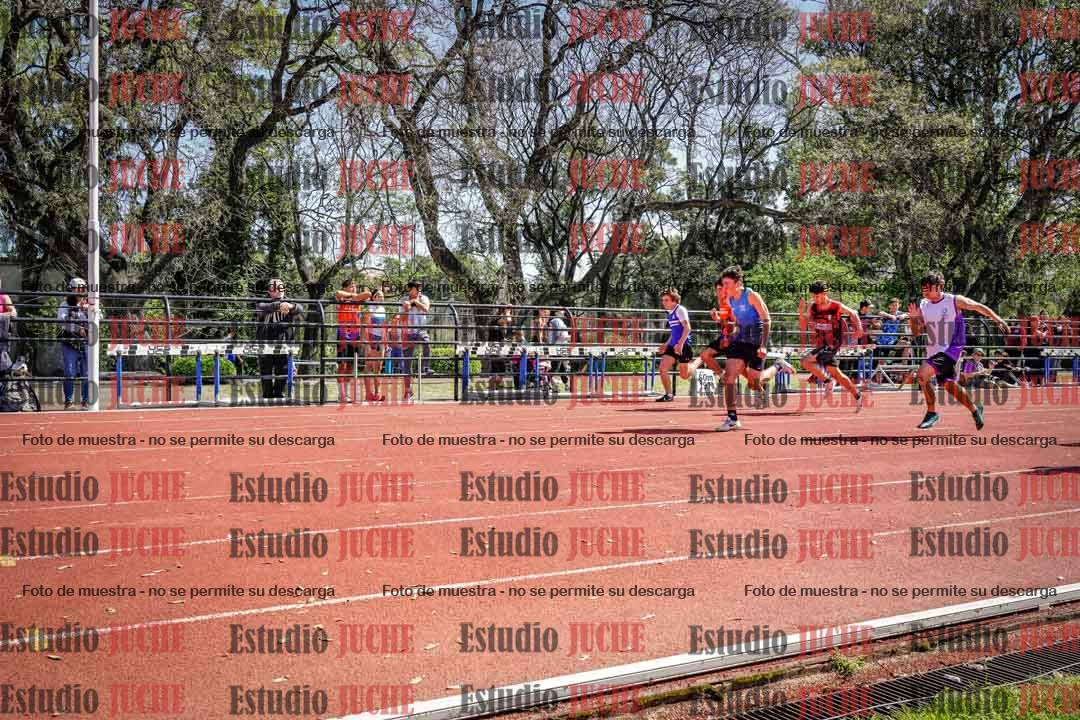 Fotos de los 80 m llanos de varones