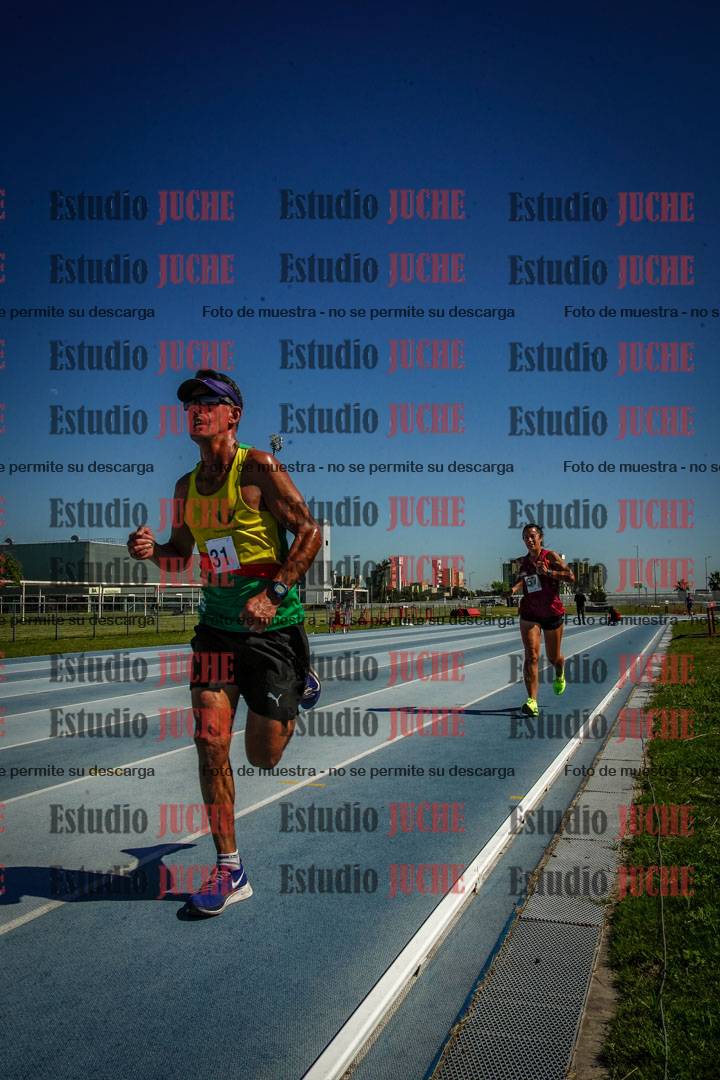 Fotos de los 5000 m de mujeres y varones - serie 2