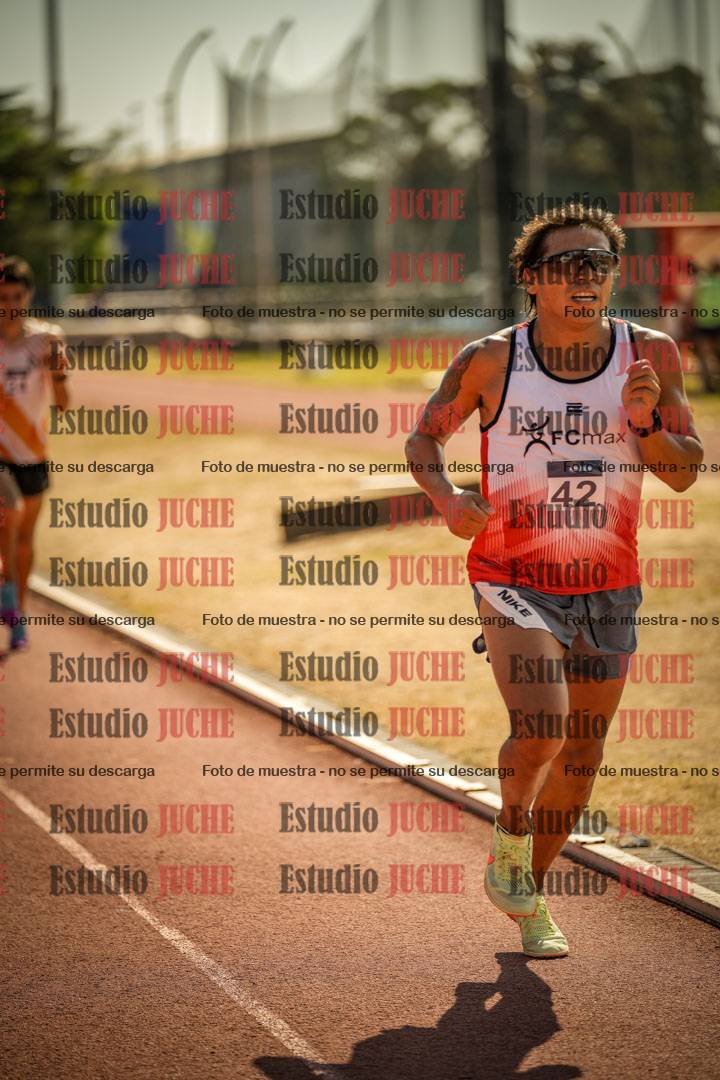 Fotos de los 3000 m llanos de varones