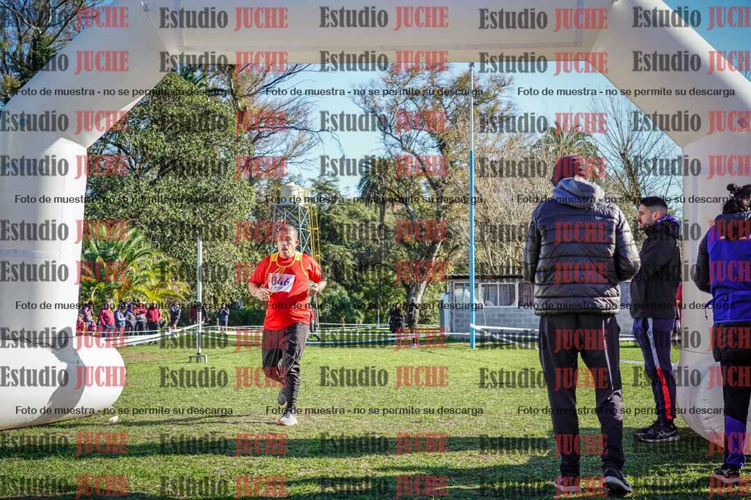 Fotos de la llegada del cross de 4000 m - varones