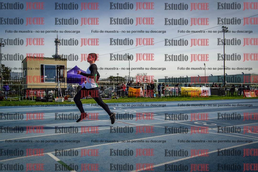 Fotos de los 100 m llanos de varones - U17
