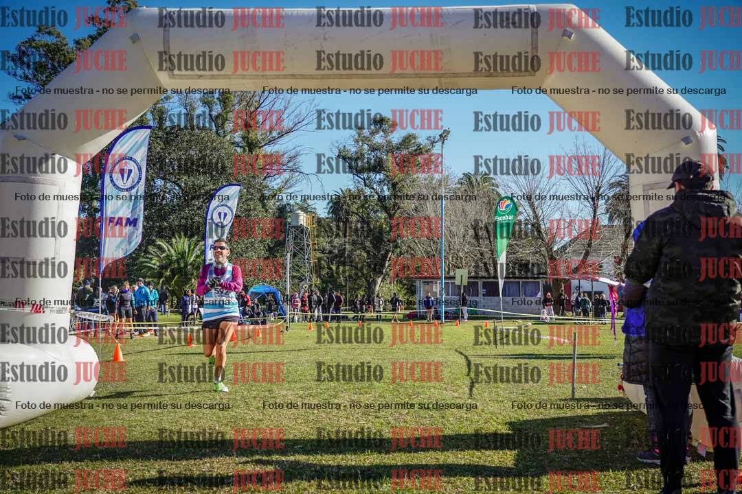 Fotos de la llegada del cross de 4000 m - varones