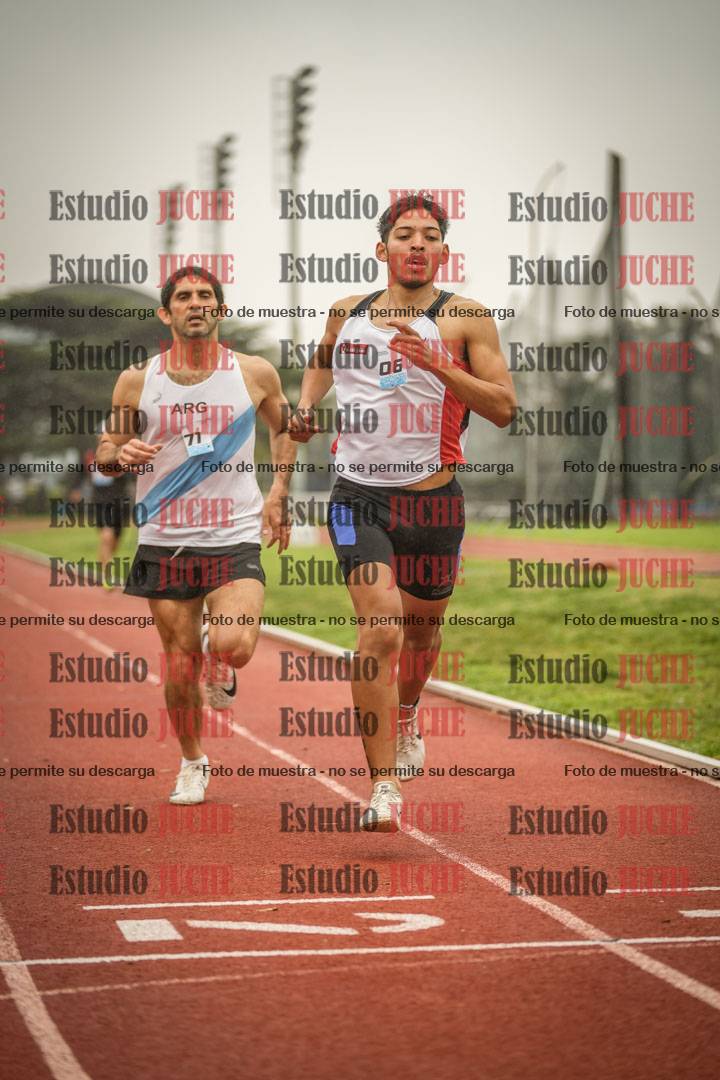 Fotos de los 800 m llanos de varones