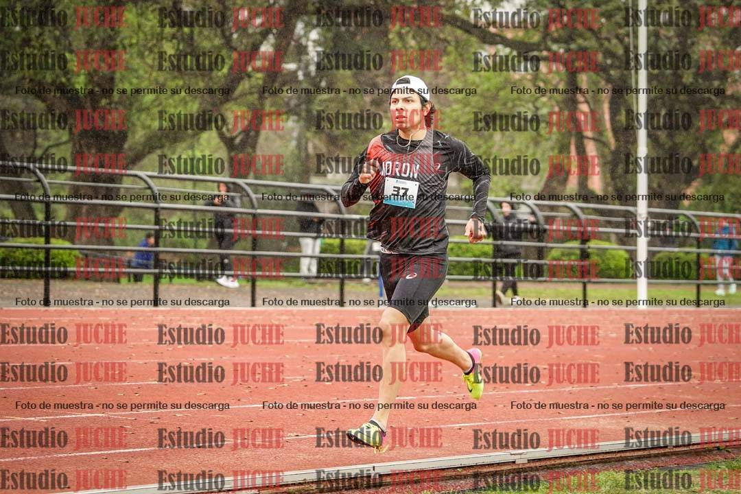 Fotos de los 800 m llanos de varones