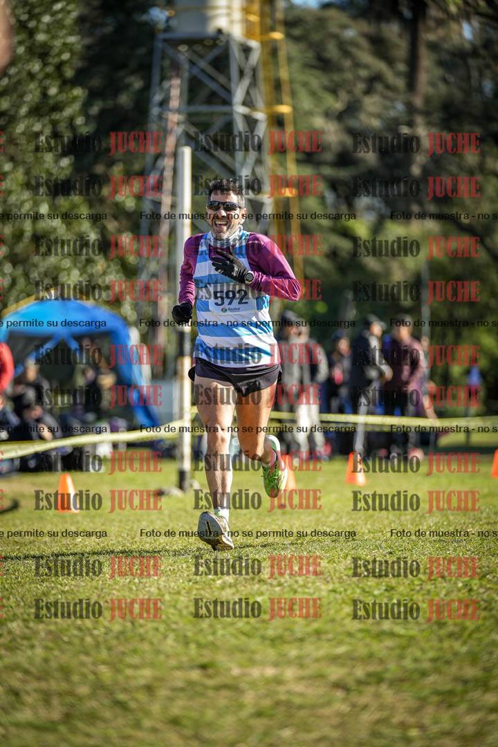 Fotos de la llegada del cross de 4000 m - varones