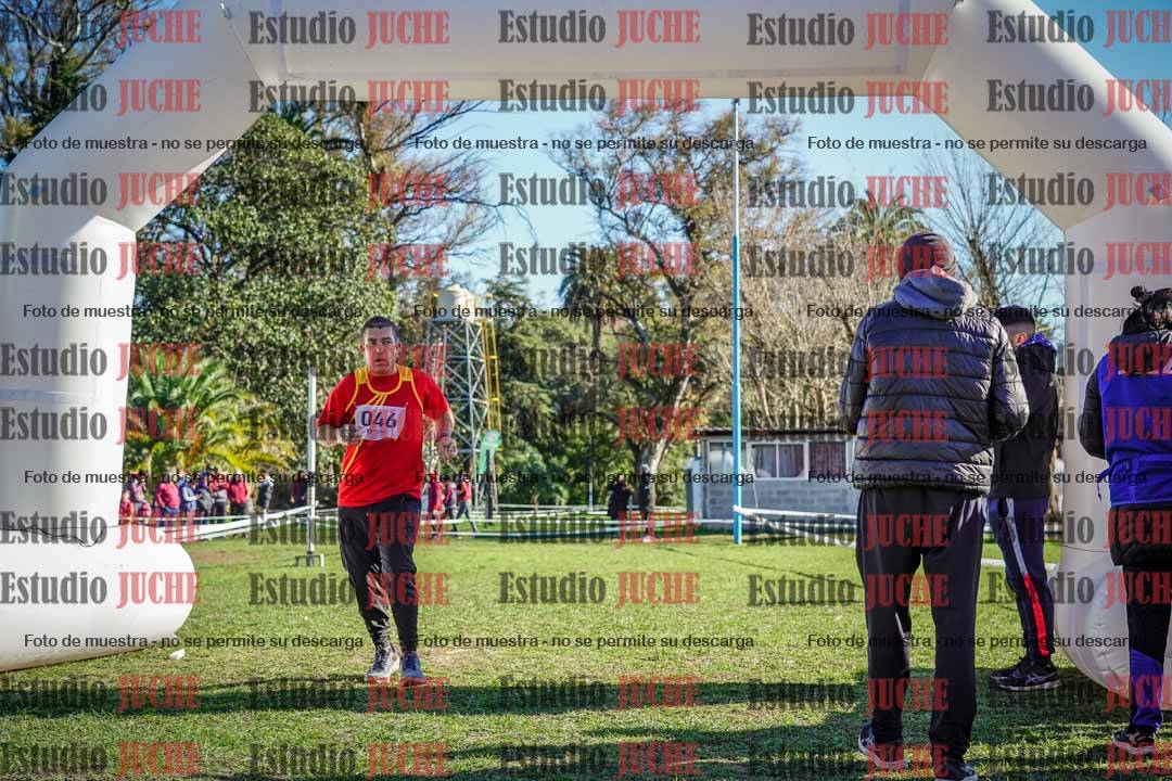 Fotos de la llegada del cross de 4000 m - varones