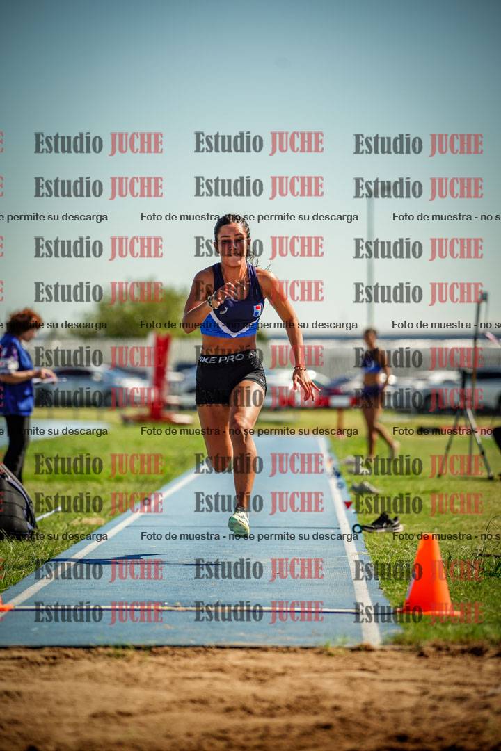 Fotos del salto en largo de mujeres - mayores
