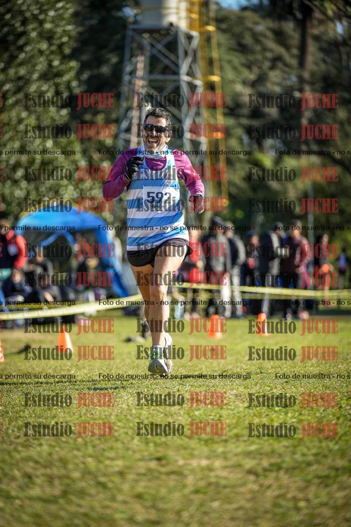 Fotos de la llegada del cross de 4000 m - varones