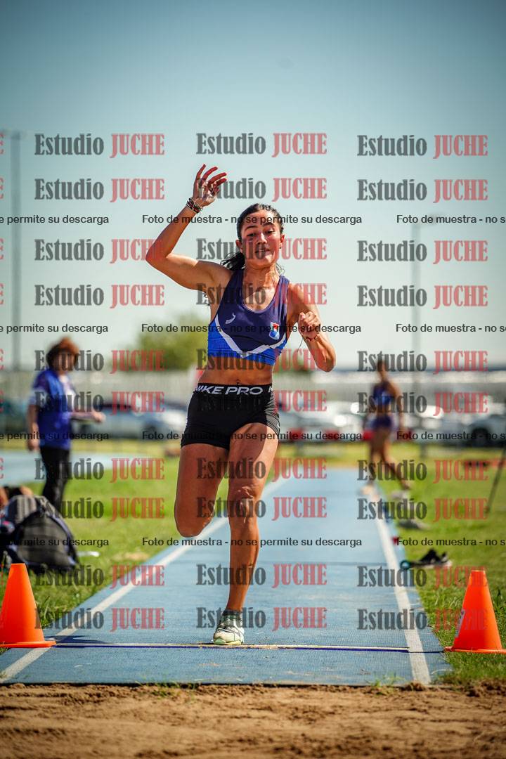 Fotos del salto en largo de mujeres - mayores