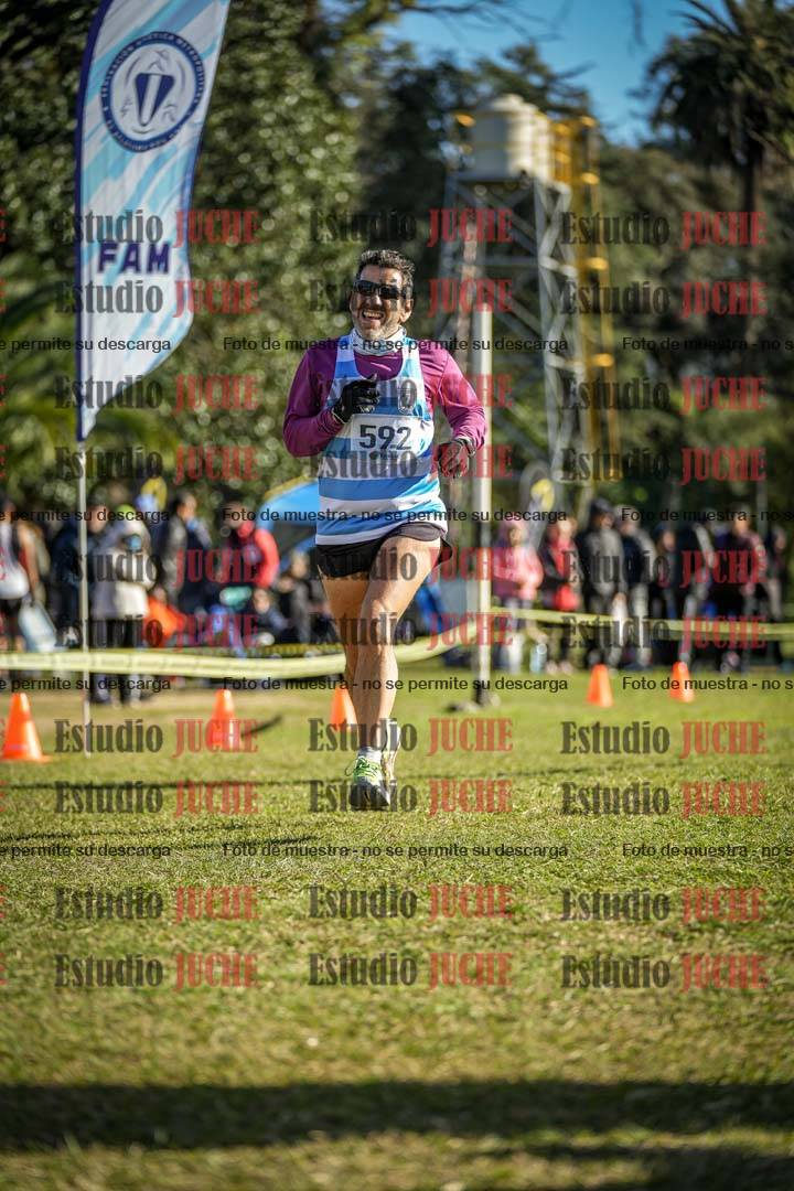 Fotos de la llegada del cross de 4000 m - varones