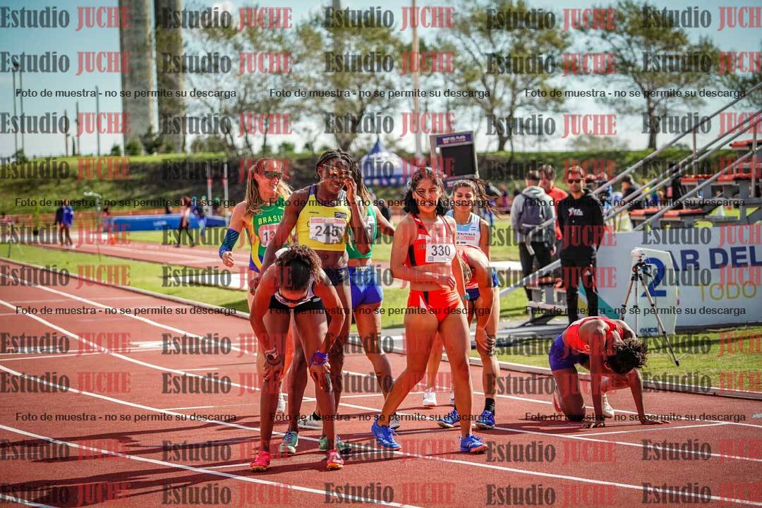 Fotos de algunos extras y podios del día 3