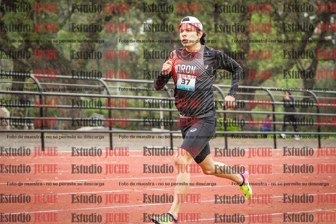 Fotos de los 800 m llanos de varones