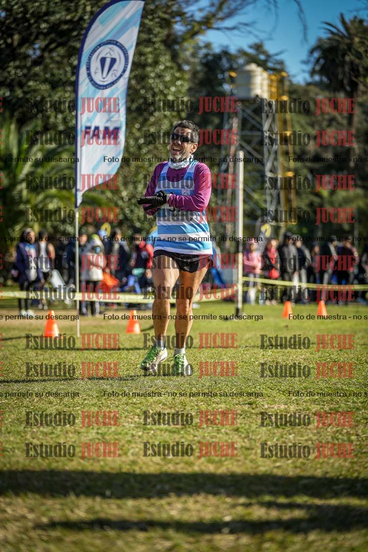 Fotos de la llegada del cross de 4000 m - varones