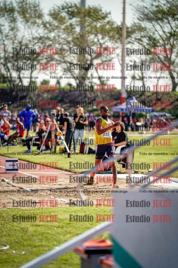 Fotos del salto en largo de varones - deca 2