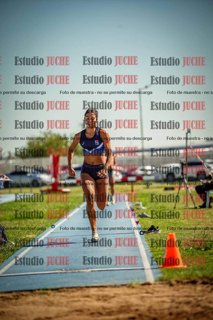 Fotos del salto en largo de mujeres - mayores