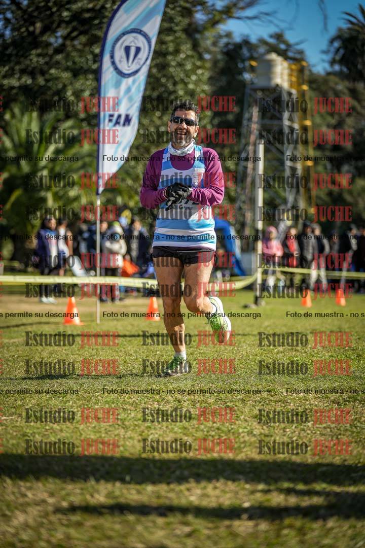 Fotos de la llegada del cross de 4000 m - varones