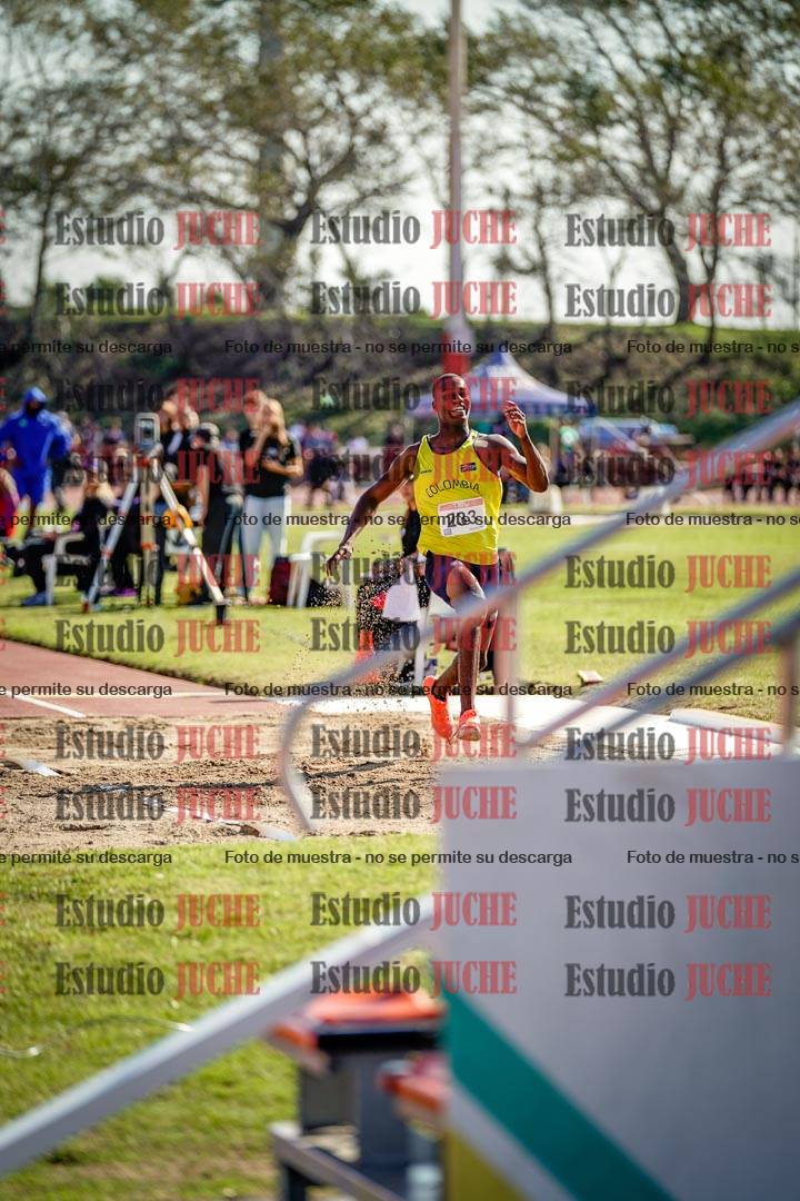 Fotos del salto en largo de varones - deca 2