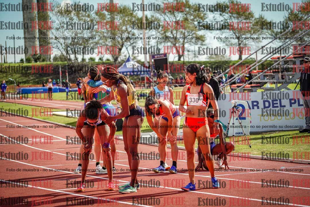Fotos de algunos extras y podios del día 3
