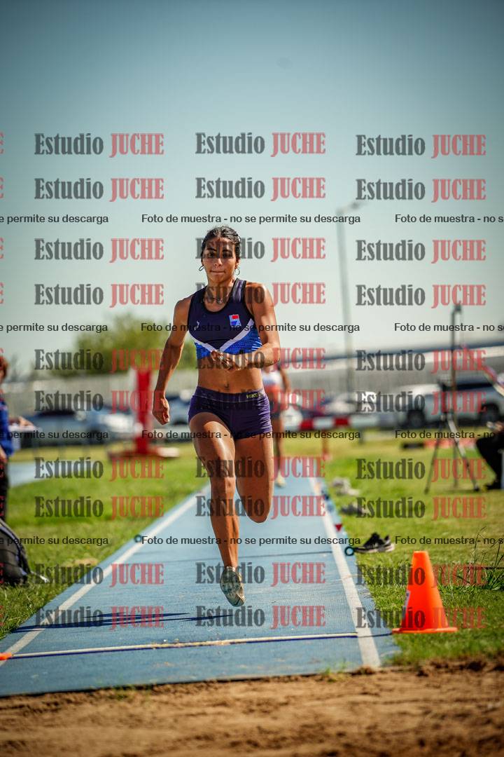 Fotos del salto en largo de mujeres - mayores