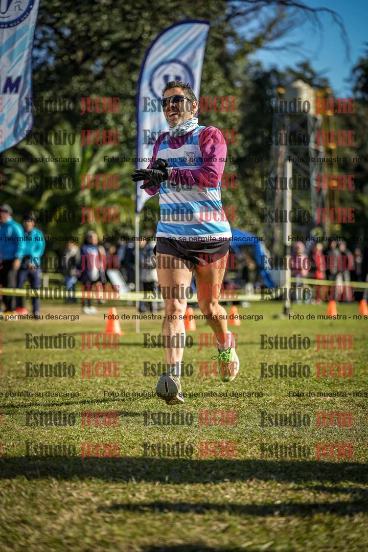 Fotos de la llegada del cross de 4000 m - varones