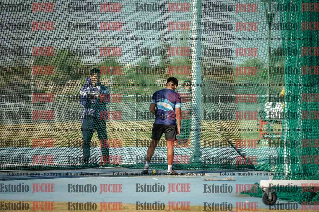 Fotos del lanzamiento de martillo de varones