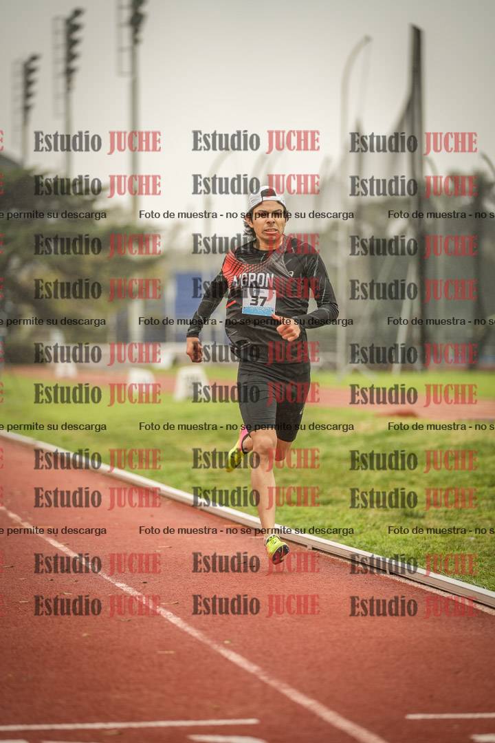 Fotos de los 800 m llanos de varones