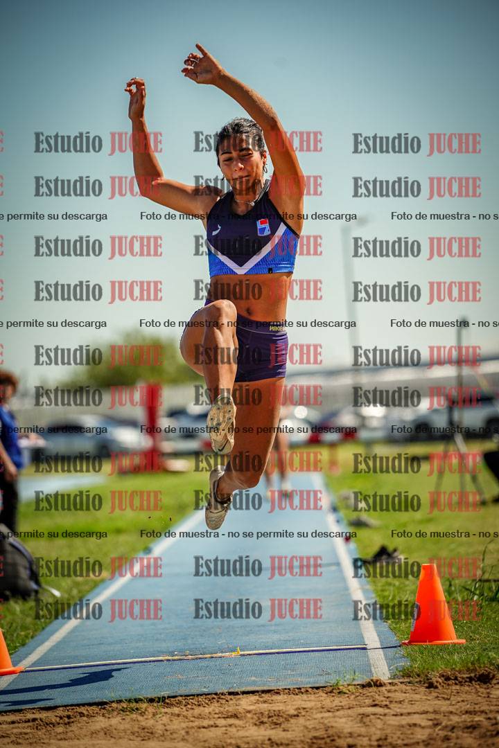 Fotos del salto en largo de mujeres - mayores