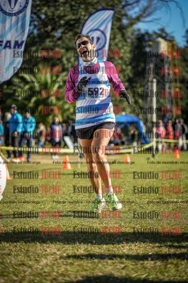 Fotos de la llegada del cross de 4000 m - varones