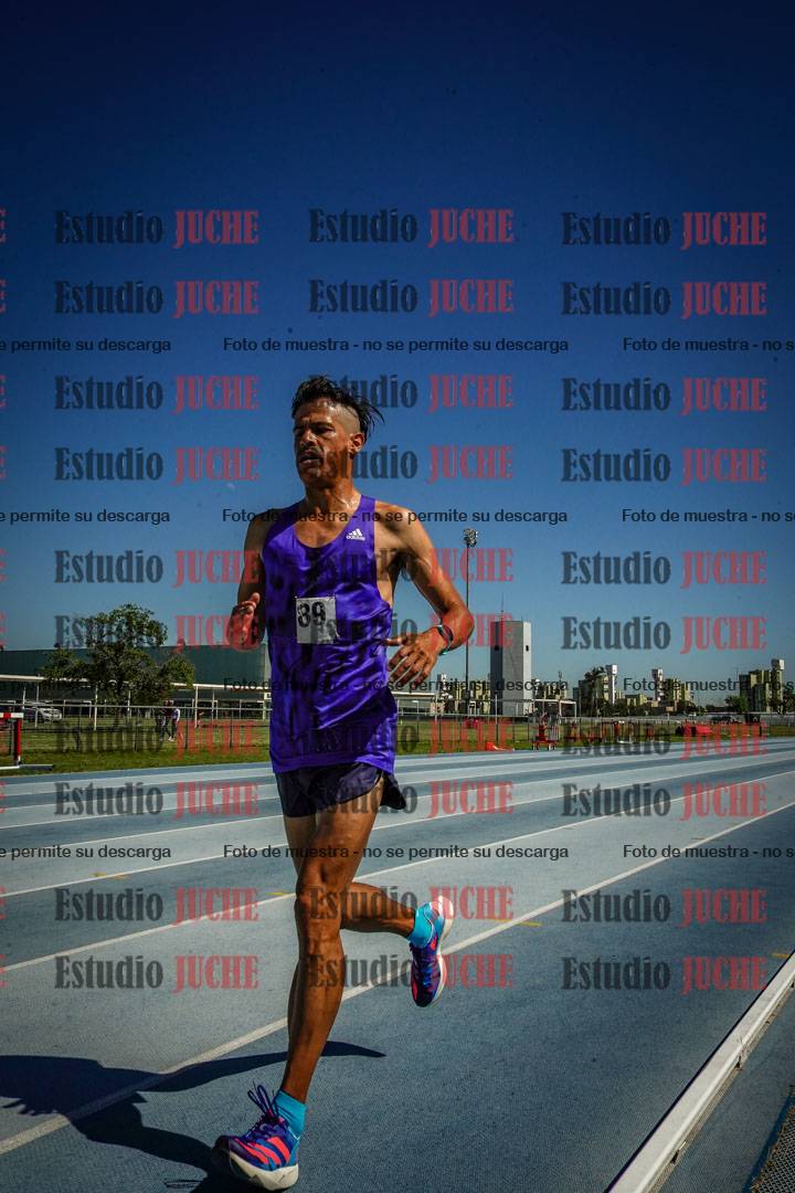 Fotos de los 5000 m de mujeres y varones - serie 2