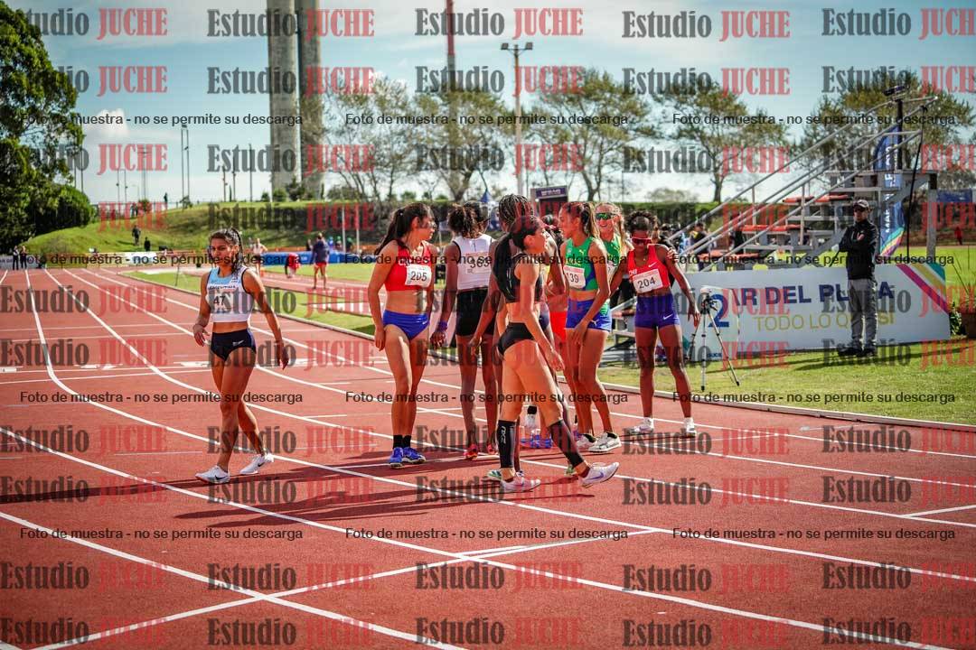 Fotos de algunos extras y podios del día 3