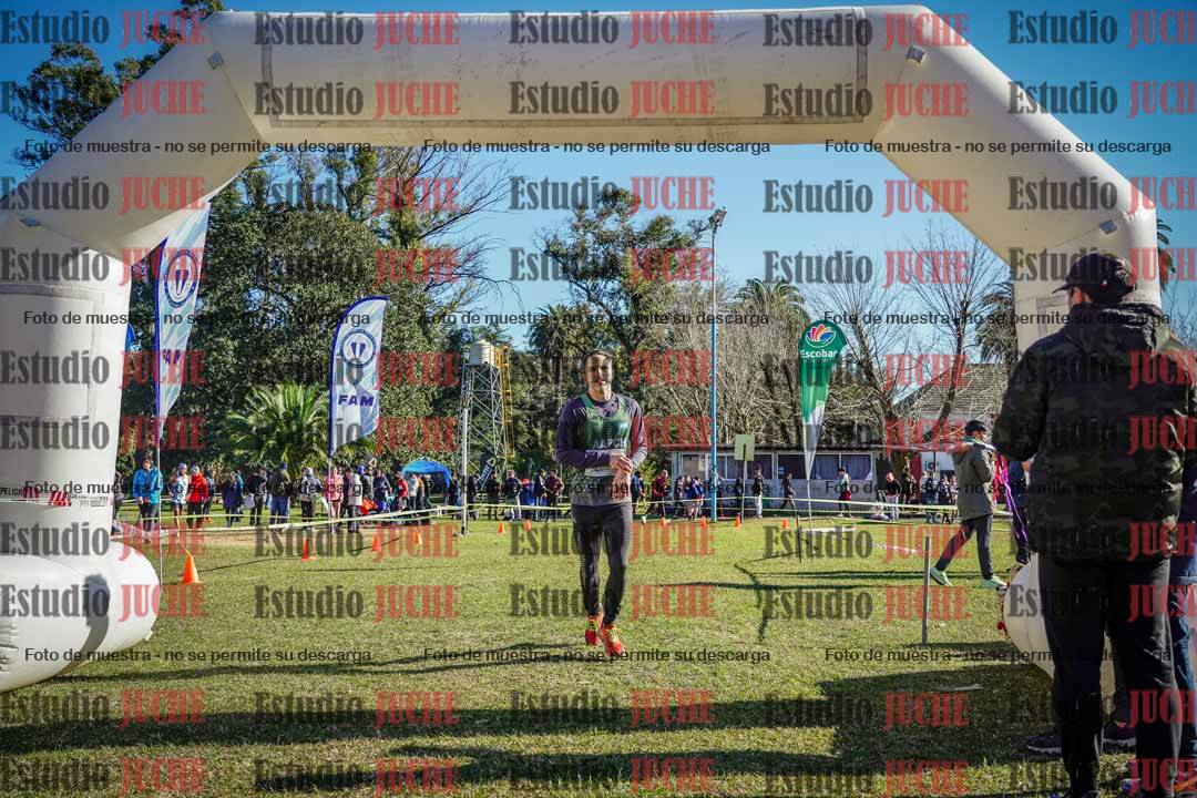 Fotos de la llegada del cross de 4000 m - varones