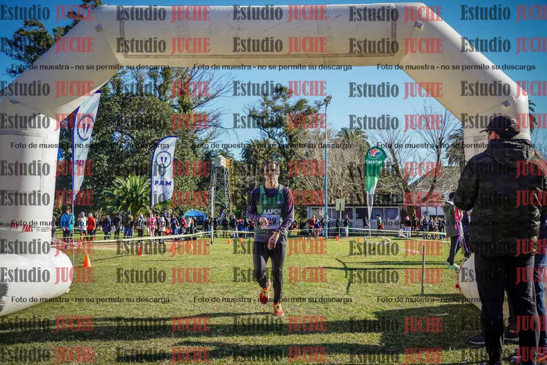 Fotos de la llegada del cross de 4000 m - varones
