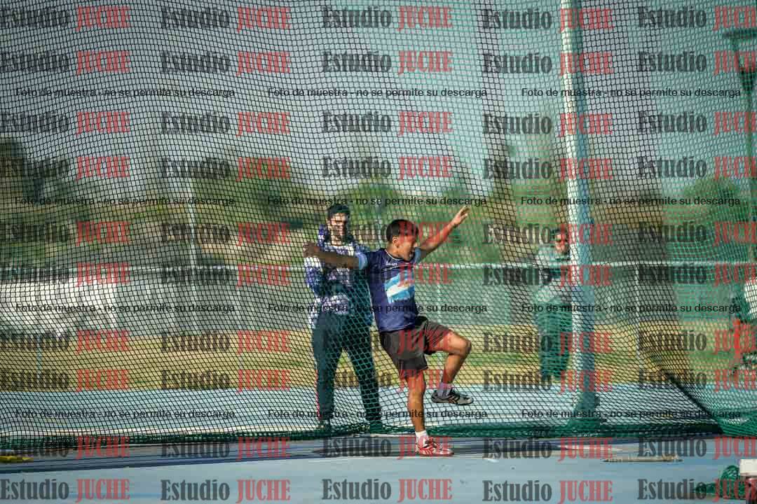 Fotos del lanzamiento de martillo de varones