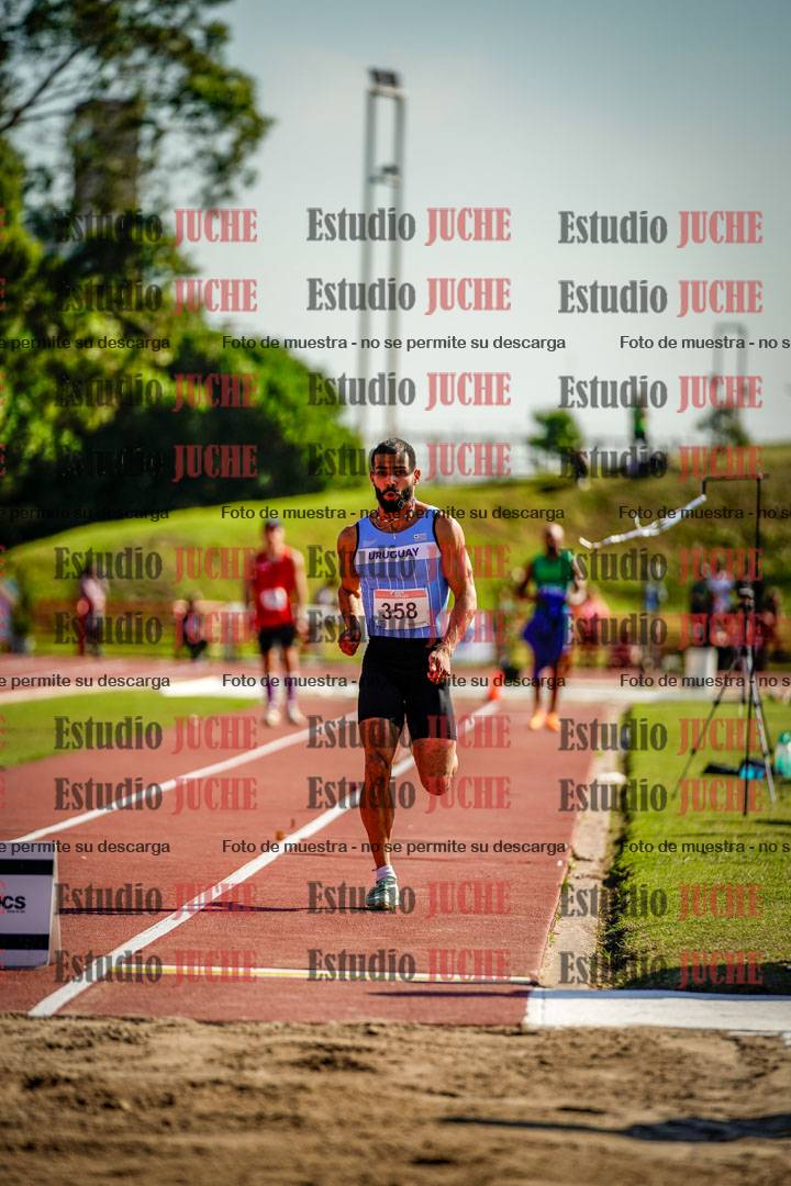Fotos del salto en largo de varones - deca 2