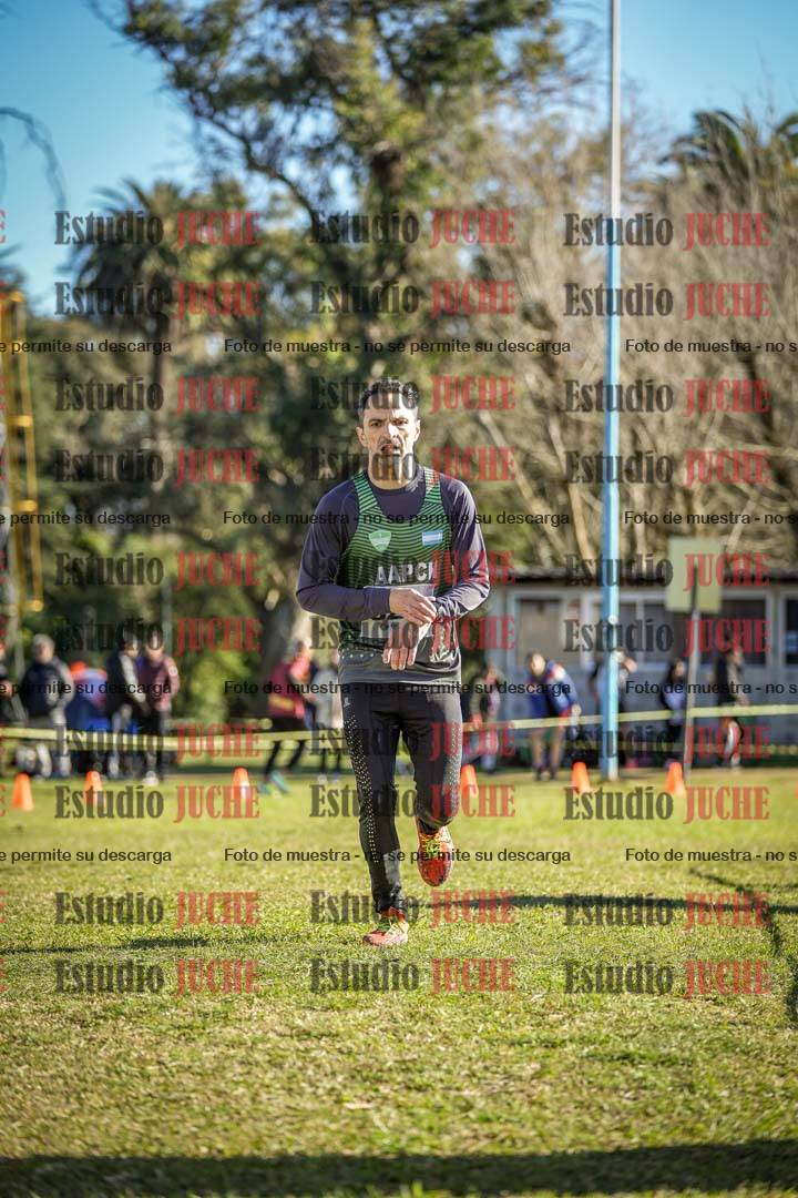 Fotos de la llegada del cross de 4000 m - varones