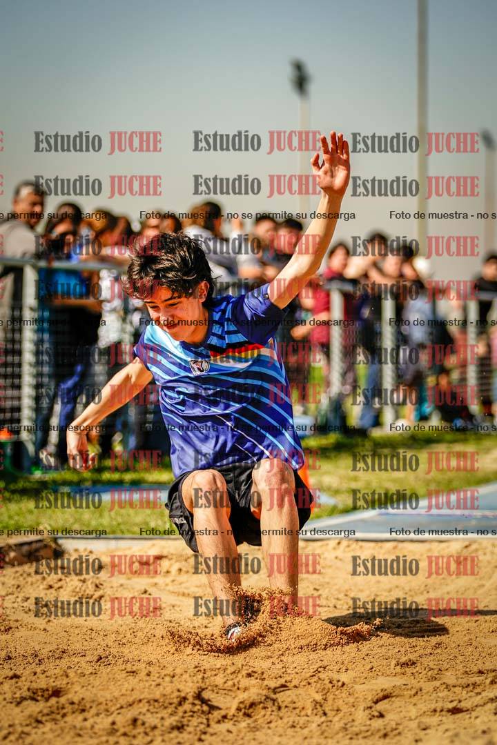 Fotos del salto en largo de varones