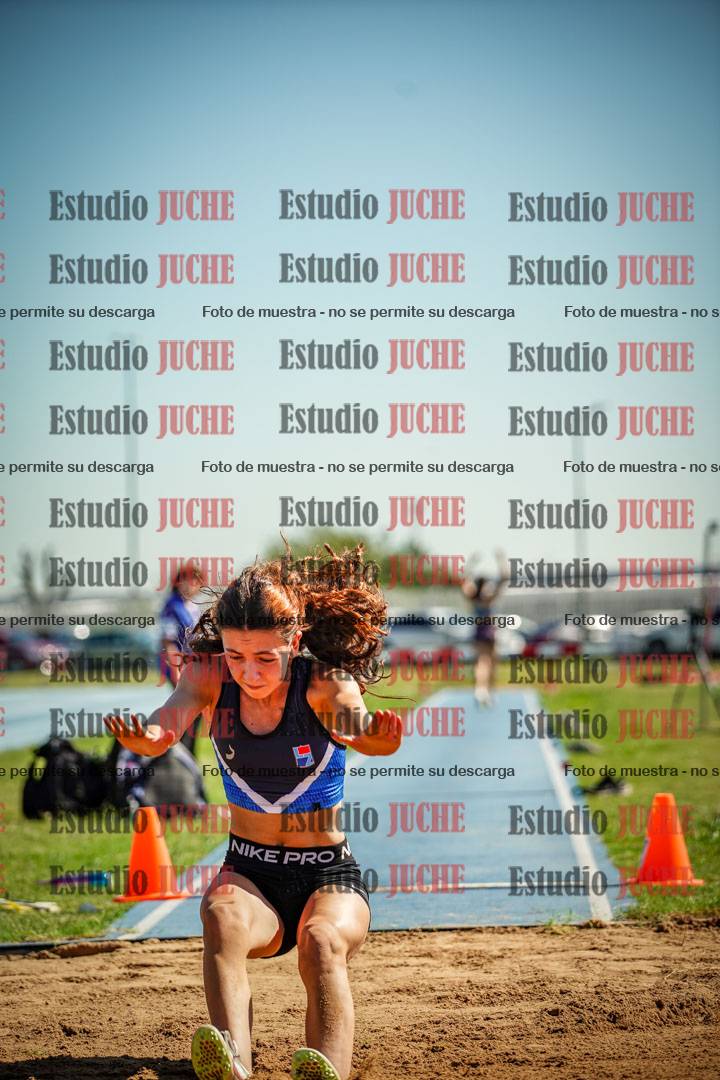 Fotos del salto en largo de mujeres - mayores