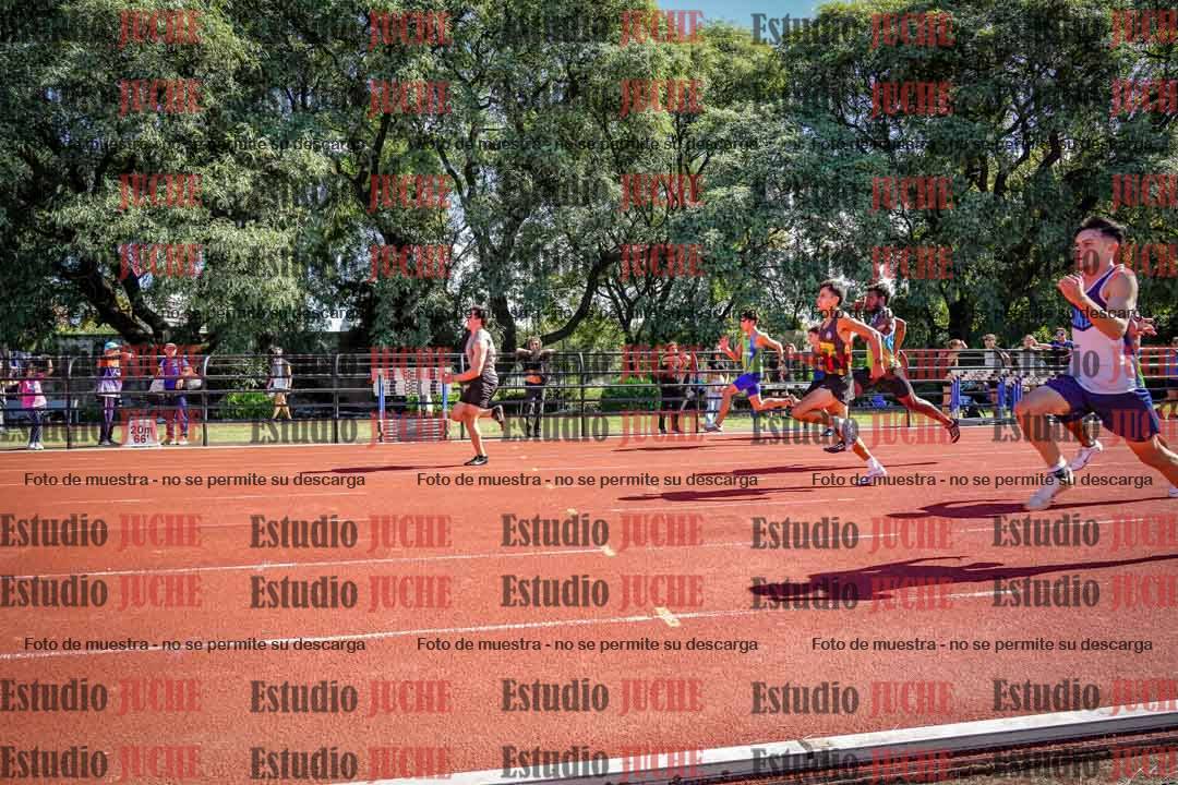 Fotos de los 100 m llanos de varones