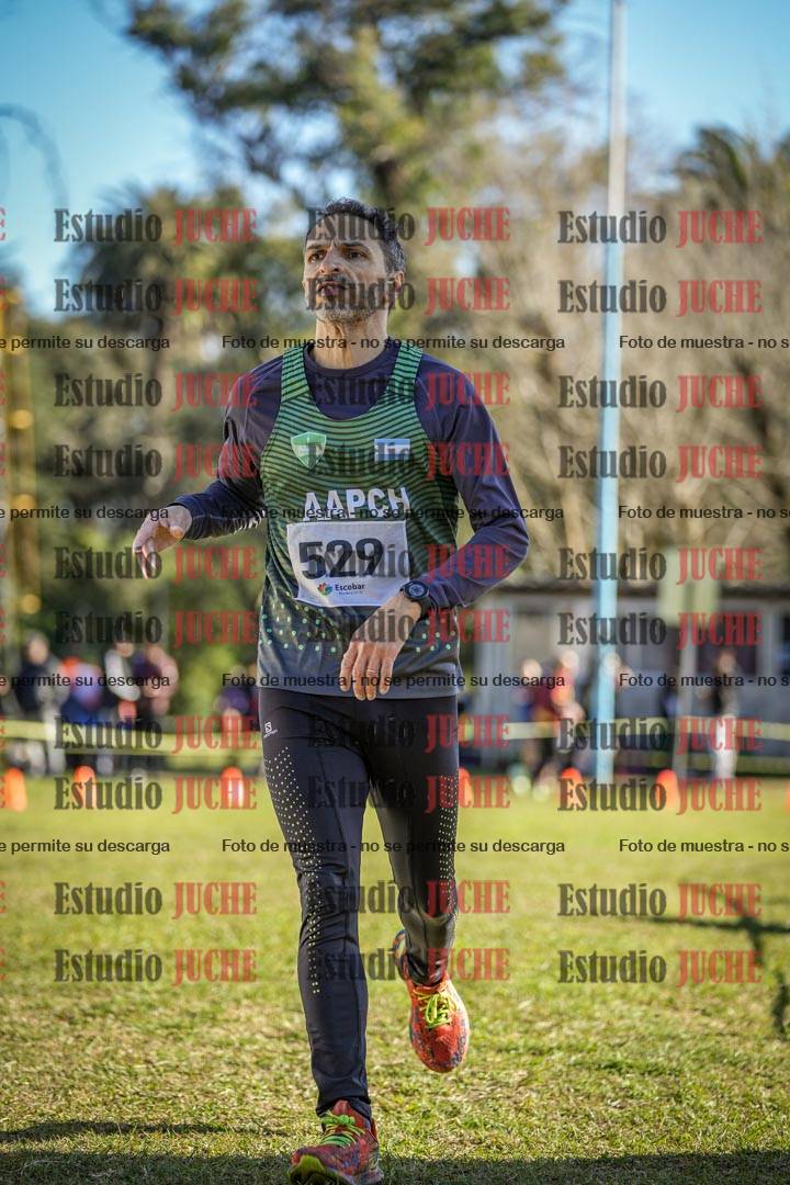 Fotos de la llegada del cross de 4000 m - varones