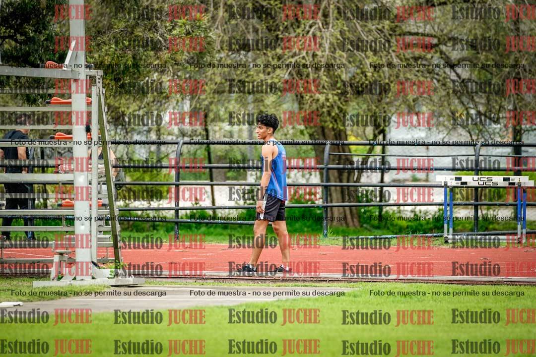 Fotos de los 600 m llanos de varones - octatlón 8