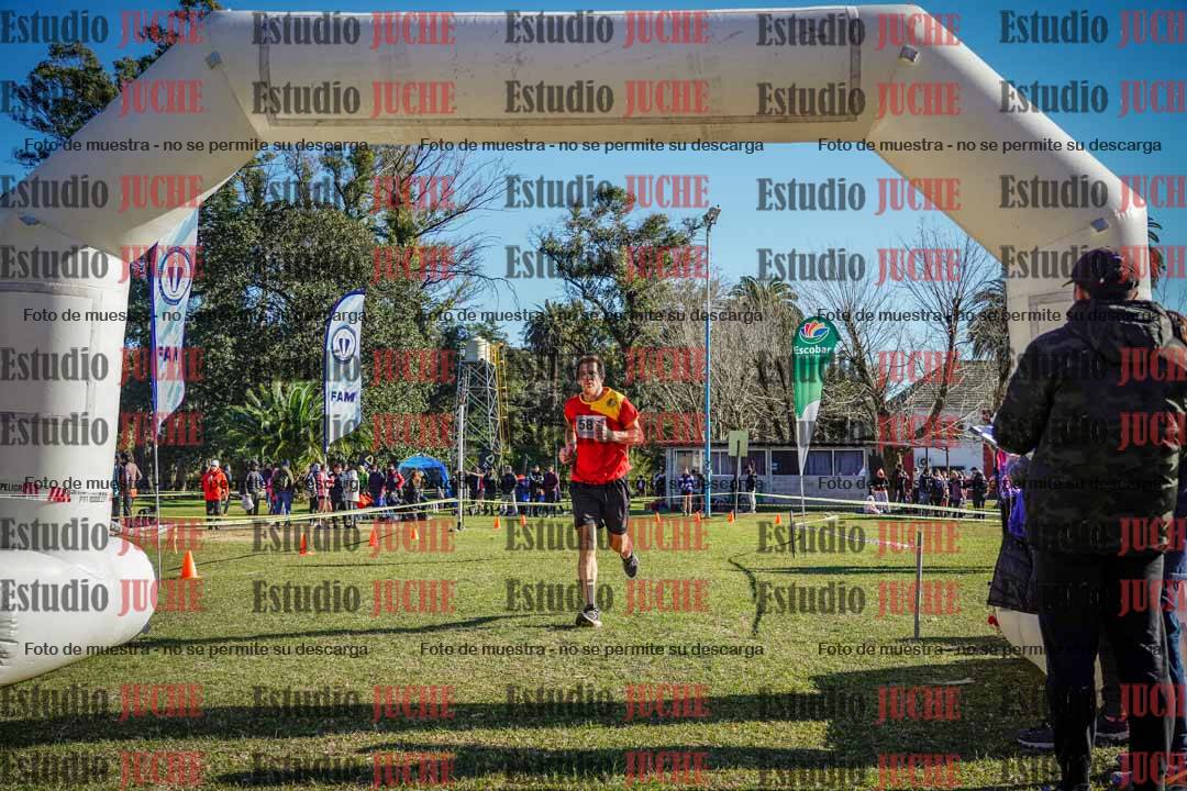 Fotos de la llegada del cross de 4000 m - varones