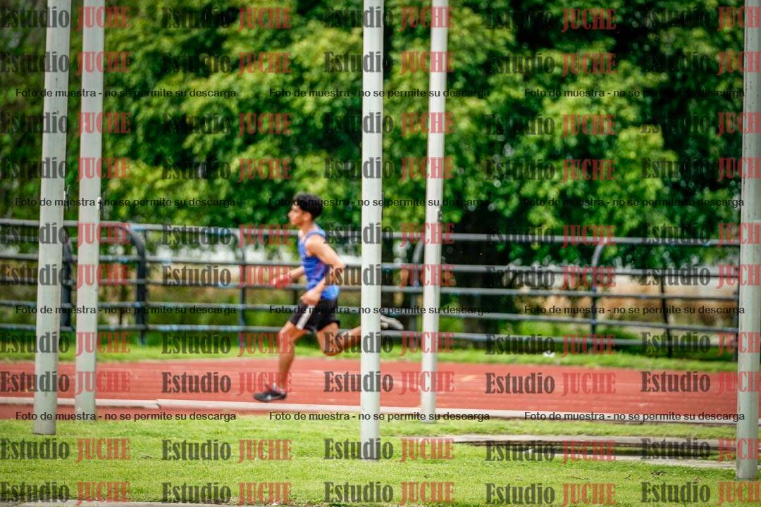 Fotos de los 600 m llanos de varones - octatlón 8