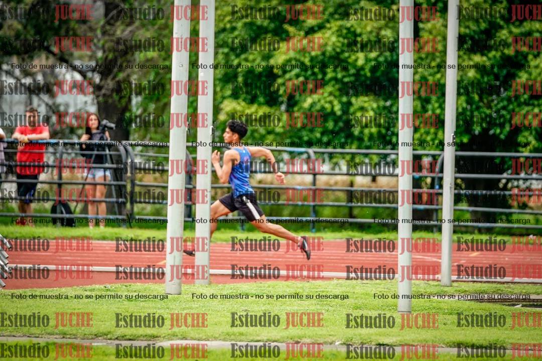 Fotos de los 600 m llanos de varones - octatlón 8