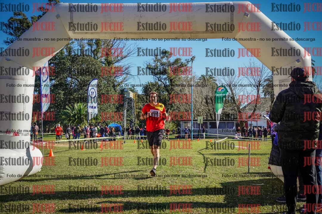 Fotos de la llegada del cross de 4000 m - varones